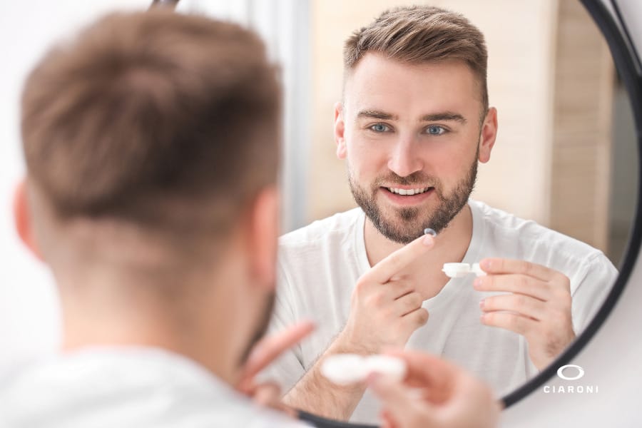 Guida pratica su come mettere le lenti a contatto